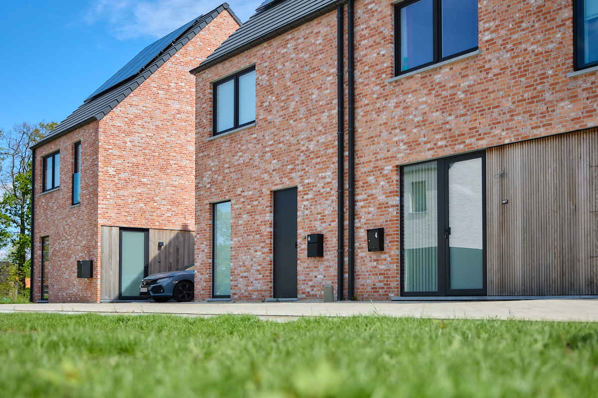 Nieuwbouwwoningen met rode gevelstenen